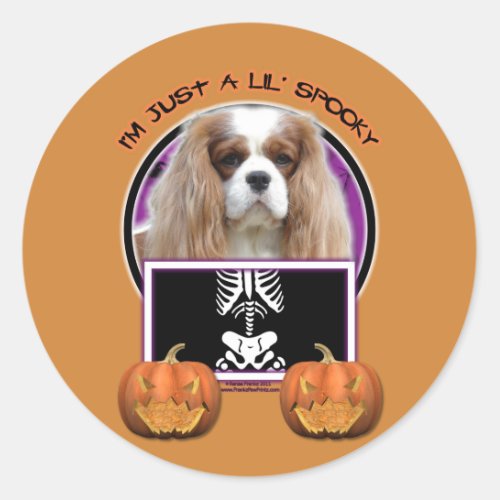 Halloween _ Just a Lil Spooky _ Cavalier _Blenheim Classic Round Sticker