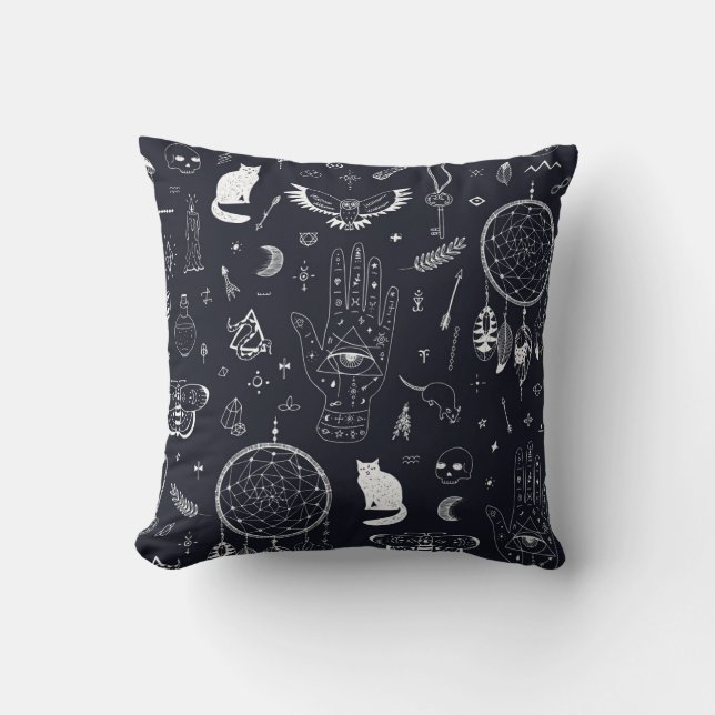 Halloween Magic: Vintage Doodle Pattern. Throw Pillow (Front)