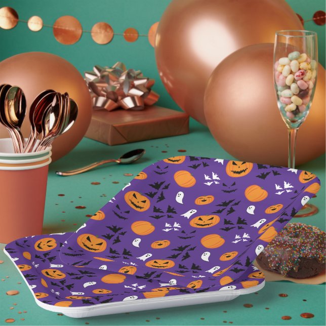 Halloween pumpkins ghosts bats fun purple pattern paper plates (Multi)