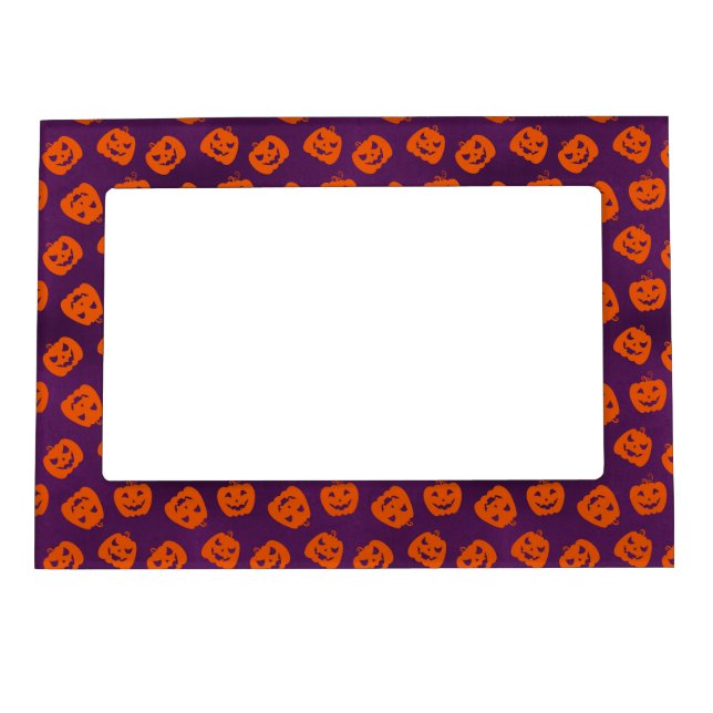 Halloween Pumpkins on Purple Background Pattern Magnetic Frame (Front)
