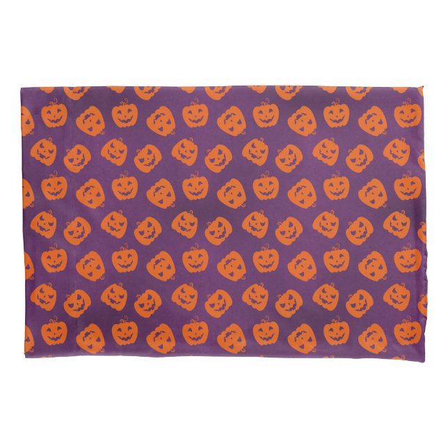 Halloween Pumpkins on Purple Background Pattern Pillow Case (Front)