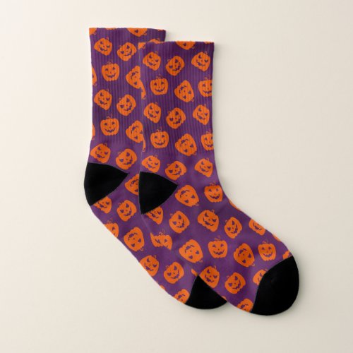 Halloween Pumpkins on Purple Background Pattern Socks
