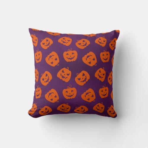 Halloween Pumpkins on Purple Background Pattern Throw Pillow