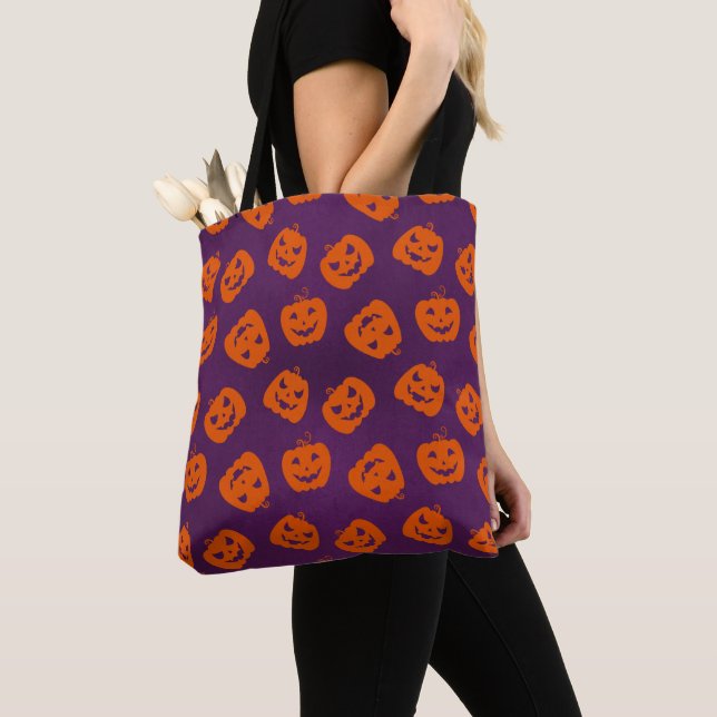 Halloween Pumpkins on Purple Background Pattern Tote Bag (Close Up)