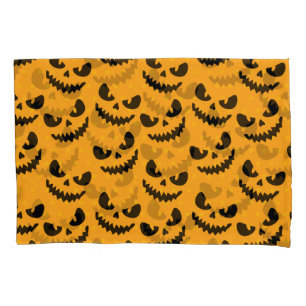 Halloween: scary faces, vintage style. pillow case