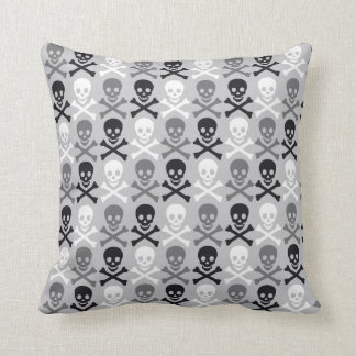 Halloween Skull pattern with crossbones Throw Pillow