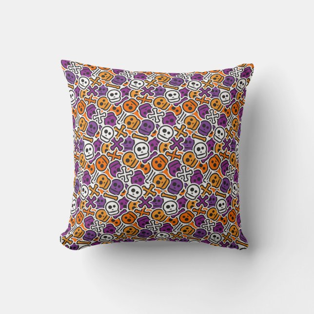 Halloween Skulls Bones Pattern Throw Pillow (Front)
