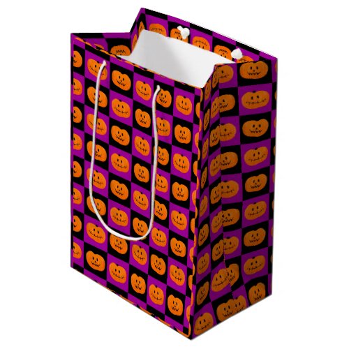 Halloween spooky checkered pumpkin pattern medium gift bag