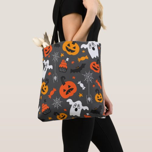 Halloween symbols pattern tote bag