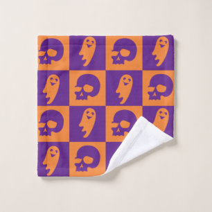 Halloween theme towel set.