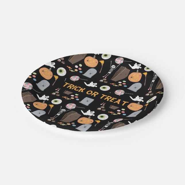 Halloween Trick or Treat Kids Halloween Party Paper Plates (Angled)