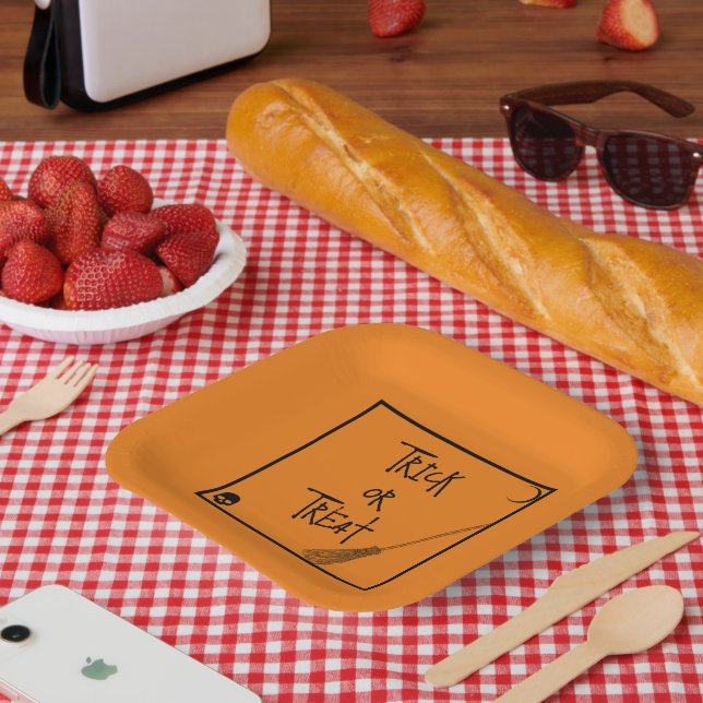 Halloween Trick or Treat  Paper Plates (Picnic)