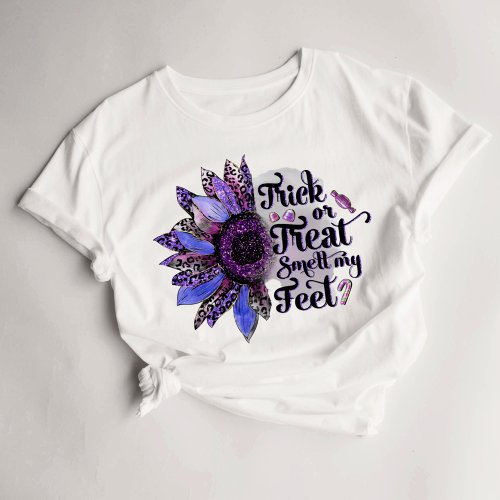 Halloween Trick or Treat Smell My Feet Funny T_Shirt