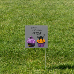 Halloween trick or treat spooky welcome sign