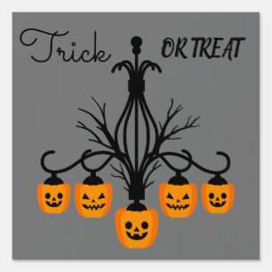 Halloween trick or treat spooky welcome sign