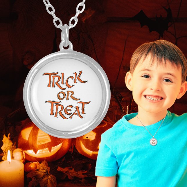 Halloween Trick or Treat Words Round Silver Plated Necklace (Halloween Trick or Treat Words Round Silver Plated Necklace)