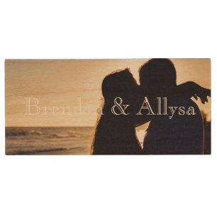 HAMbWG - USB Flash Drive - Couple Kissing