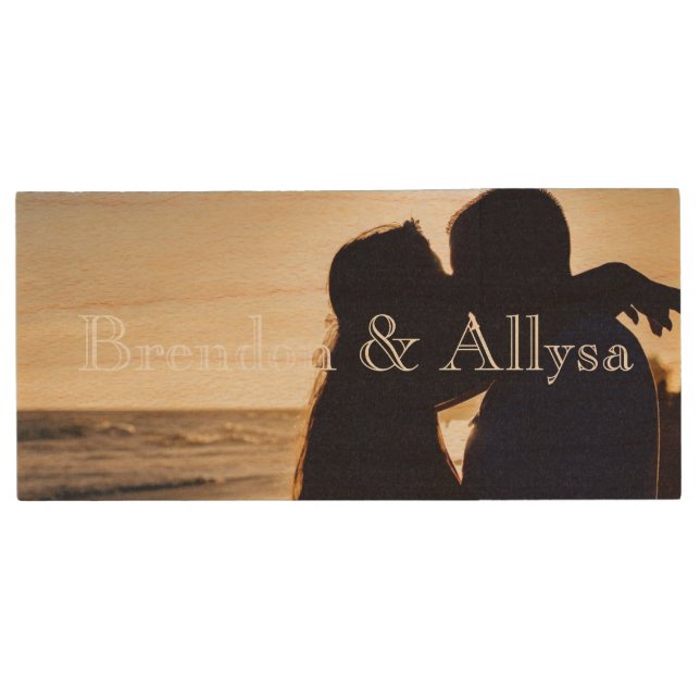 HAMbWG - USB Flash Drive - Couple Kissing (Front)