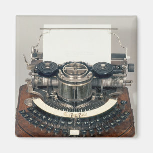 Hammond typewriter, with the ideal keyboard magnet