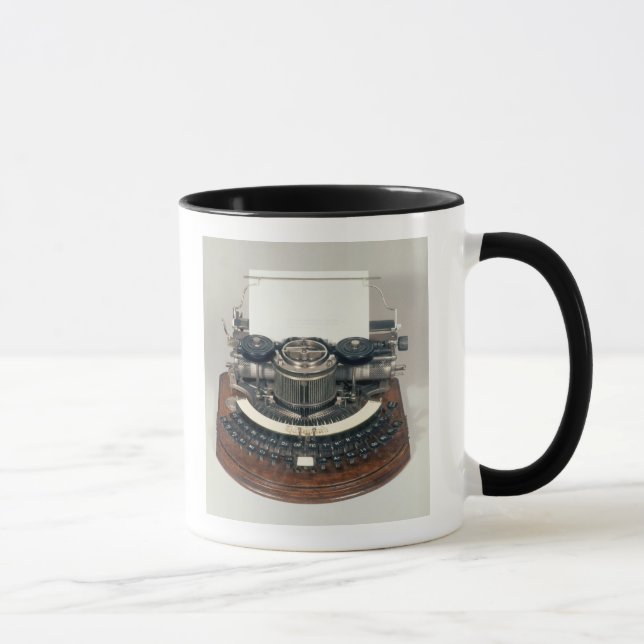 Hammond typewriter, with the ideal keyboard mug (Right)