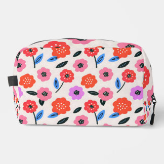 Hand drawing flowers pattern dopp kit