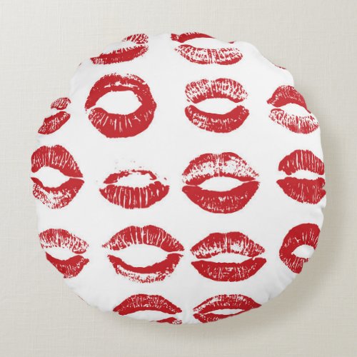 Hand_drawn watercolor lips set round pillow