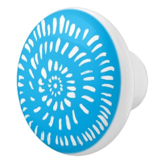 Hand drawn white strokes, forming circles. button