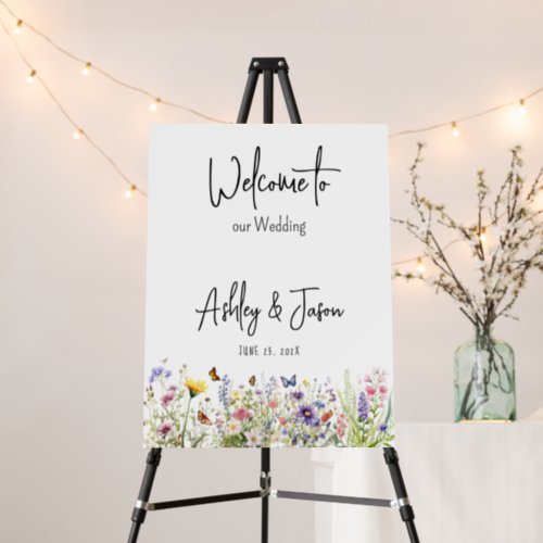 Hand drawn wildflowers welcome wedding sign