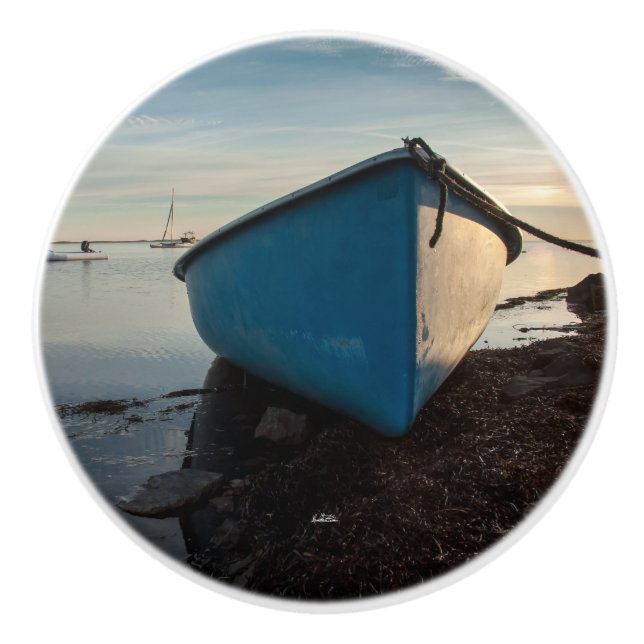 Handle of door, photograph of a boat ceramic knob (Front)