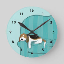 Happy Couch Beagle - Cute Puppy Dog Design Round Clock