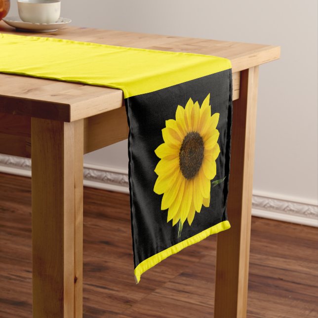 Happy Daisy - table runner (In Situ)