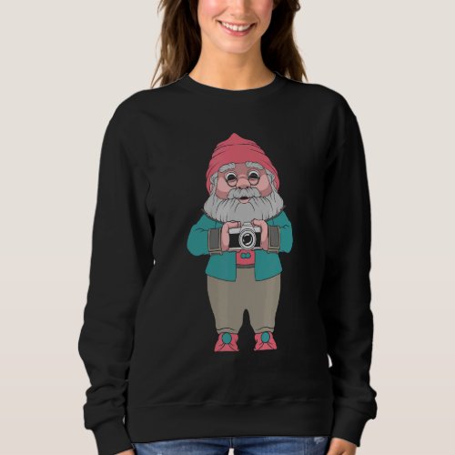 Happy Dwarf Photographer Vintage Camera Wood Campe Sweatshirt