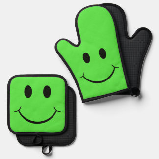 Happy Face Graphic Green Oven Mitt & Pot Holder Set