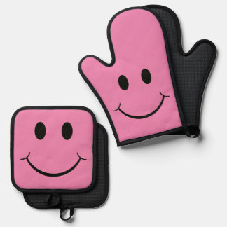 Happy Face Graphic Pink Oven Mitt & Pot Holder Set