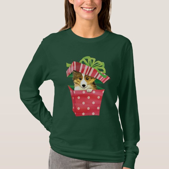 Happy Howlidays Sheltie T-Shirt (Front)