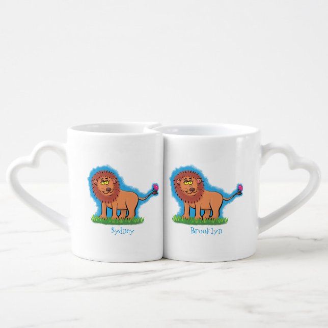 Happy lion with butterfly cartoon illustration coffee mug set (Back Nesting)
