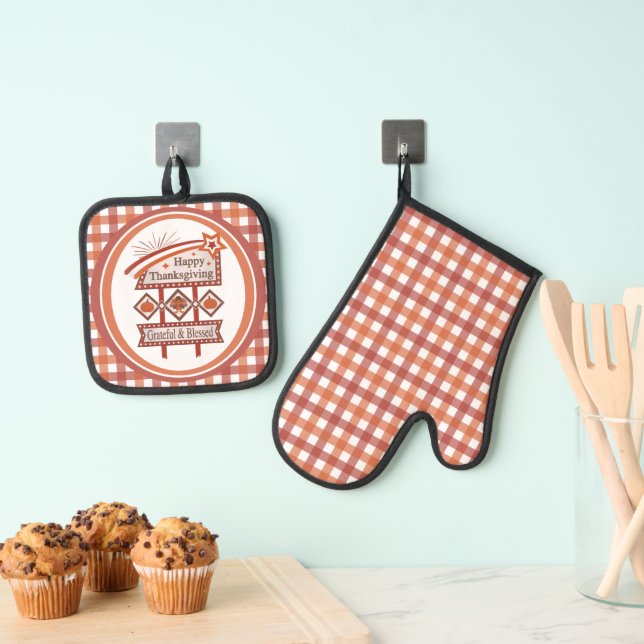 Happy Thanksgiving Grateful & Blessed Retro Sign Oven Mitt & Pot Holder Set (Insitu(Hanging))