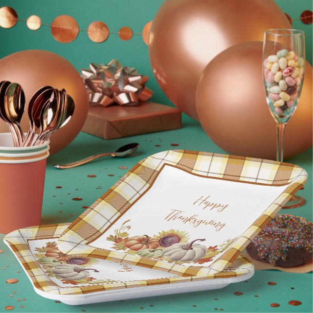 Happy Thanksgiving plaid and pumpkins Paper Plates (Multi)
