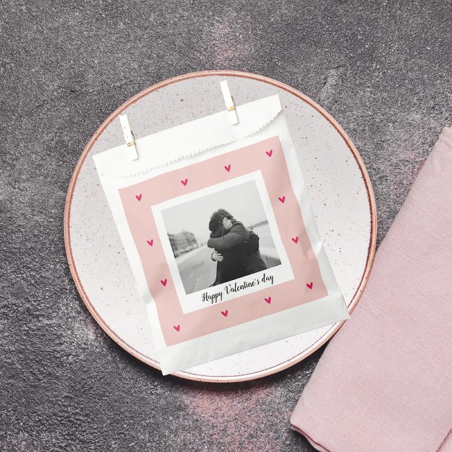 Happy Valentine's Day | Pink & Red Heart | Gift Favor Bag (Creator Uploaded)