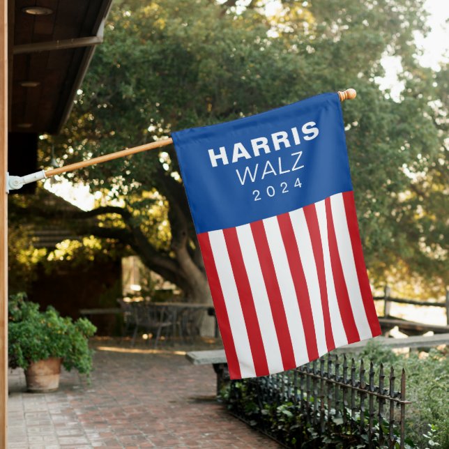 Harris Walz Yard House Flag (In SItu)