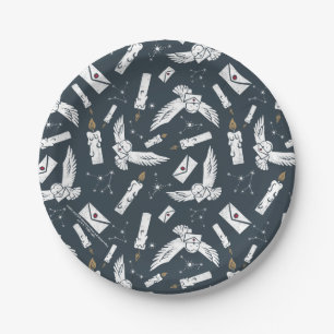 HARRY POTTER™ Hedwig Delivering Letters Pattern Paper Plates