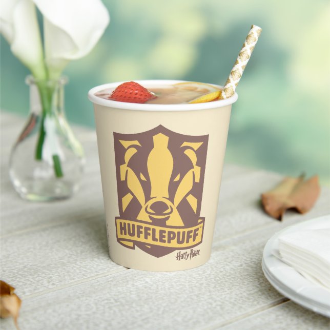 HARRY POTTER™ | Summer Magic HUFFLEPUFF™ Crest Paper Cups (Insitu)