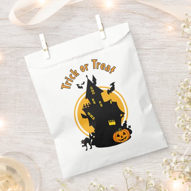 Haunted House with Bats Trick or Treat Favor Bag (Clipped)