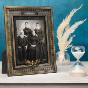 Haunted Portrait   Plaque   Family of 4