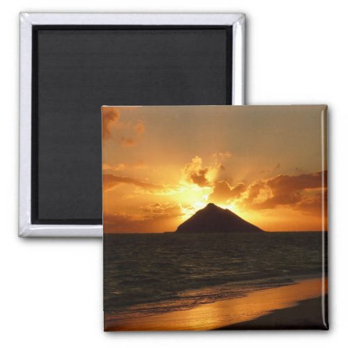 Hawaii sunrise at the beach magnet