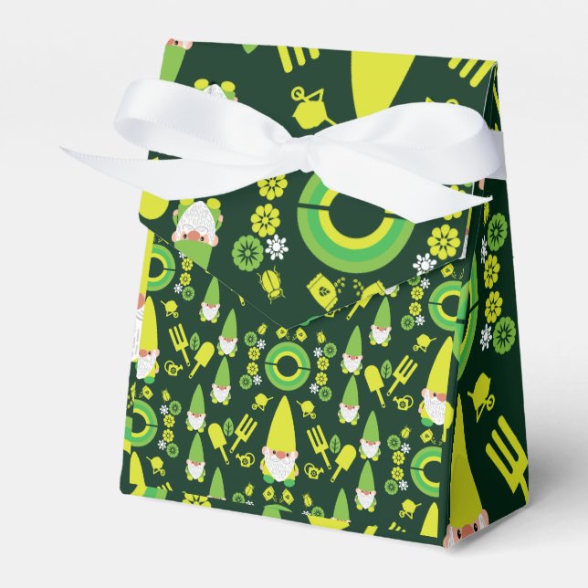 Head Garden Gnome Gardener Favor Boxes (Front Side)