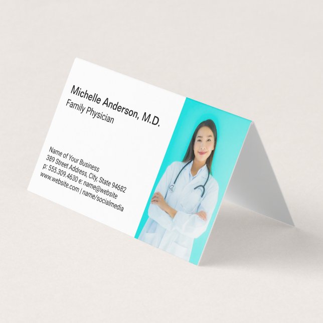 Health Care Worker | Medical Doctor Template Business Card (Front)