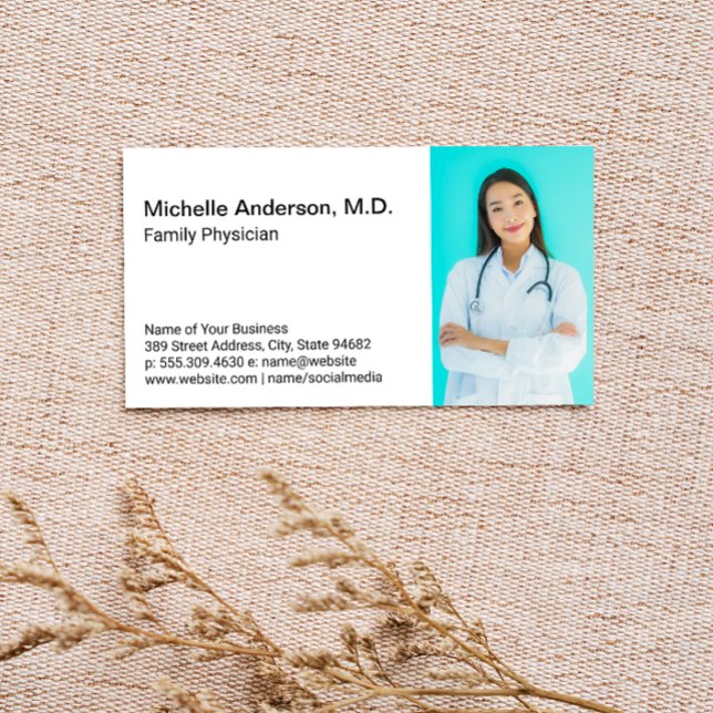 Health Care Worker | Medical Doctor Template Business Card (Creator Uploaded)