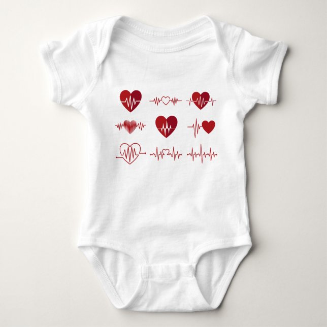 heart baby bodysuit (Front)