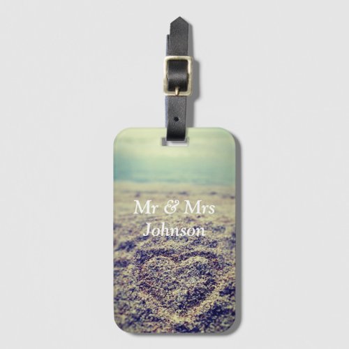 Heart in sand mr and mrs luggage tag for newlyweds